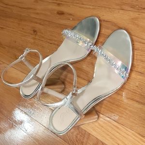 Metallic Badgley Mischka Block Heeled Sandals Size 8.5